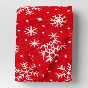 Wondershop Snowflake Printed Plush Throw Blanket Red
